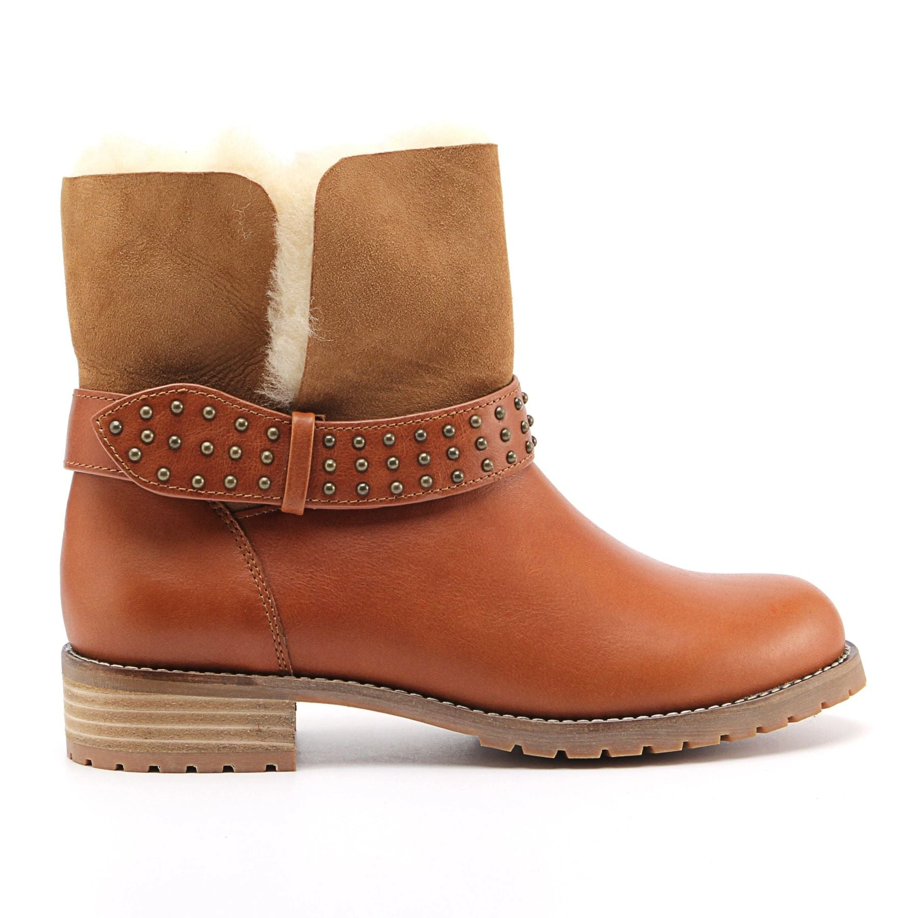 Amber's Luxe Leather Boot: Step into Style and Comfort All Day Long!